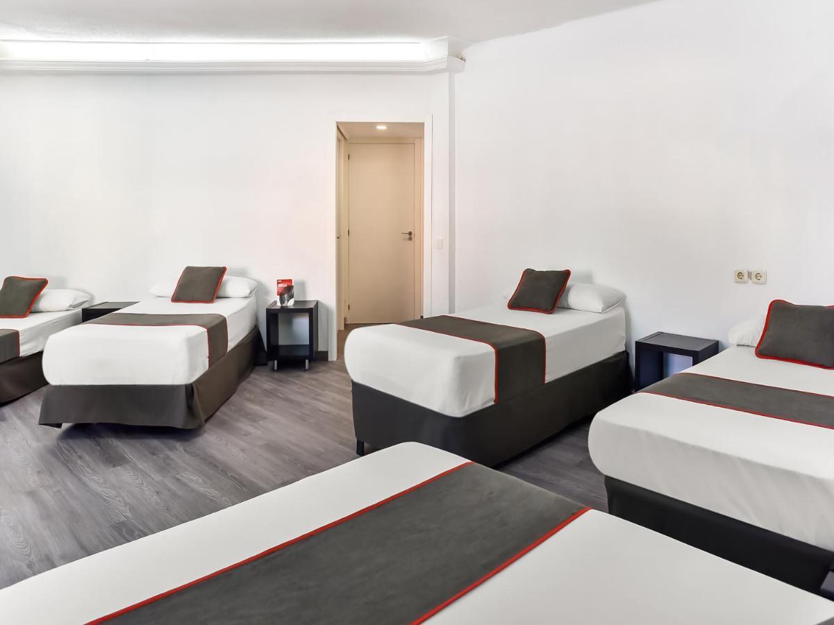 Hotel Hello Feria Madryt Zewnętrze zdjęcie