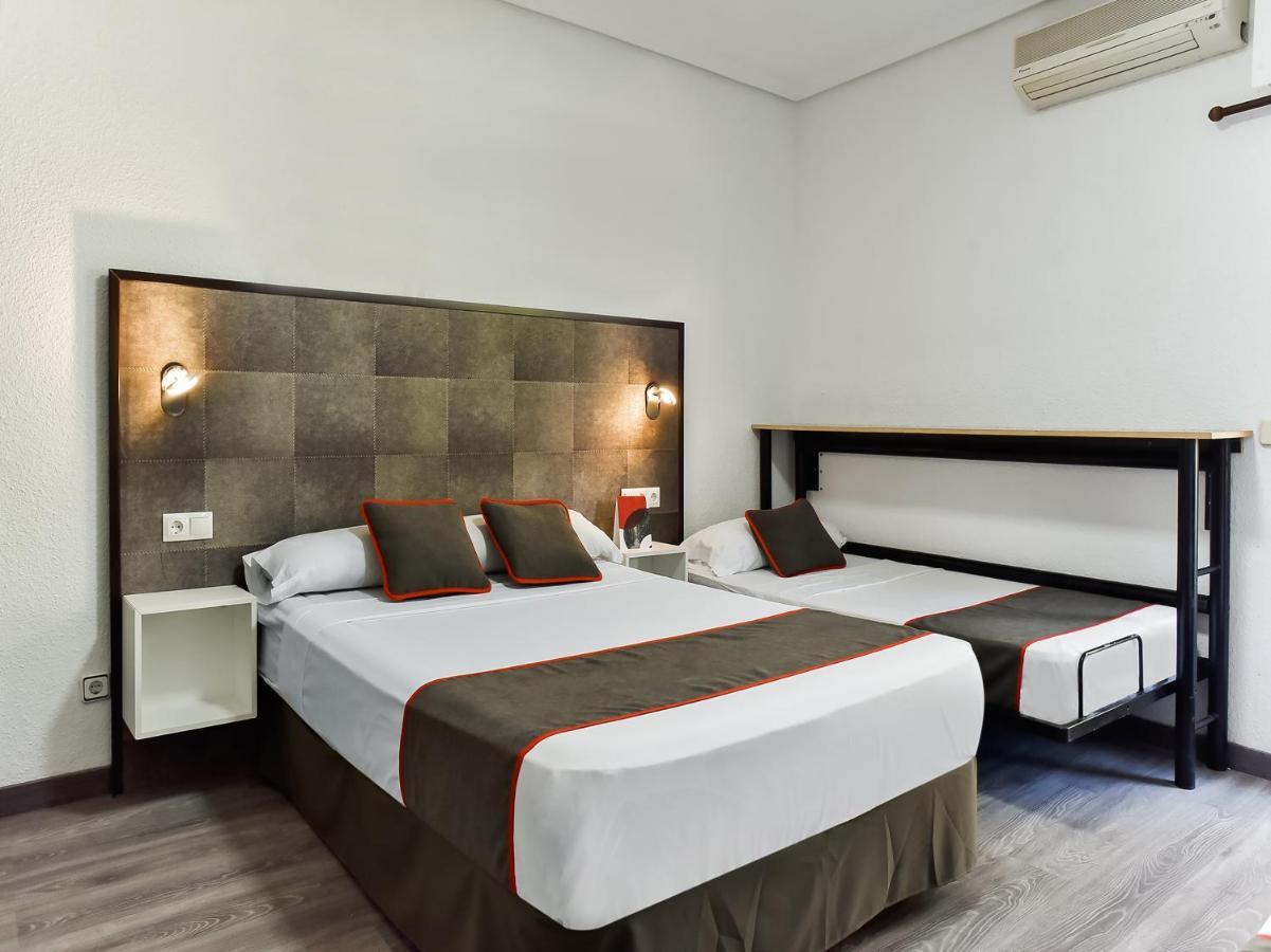 Hotel Hello Feria Madryt Zewnętrze zdjęcie