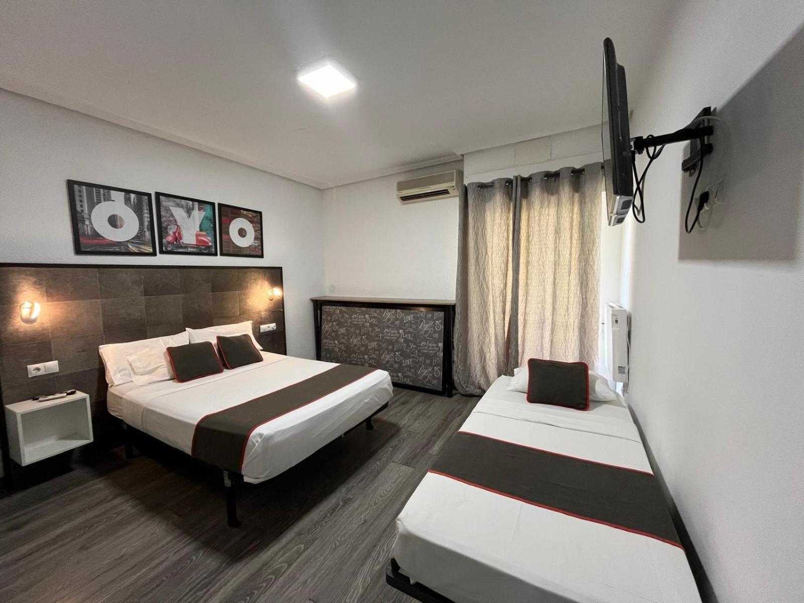 Hotel Hello Feria Madryt Zewnętrze zdjęcie