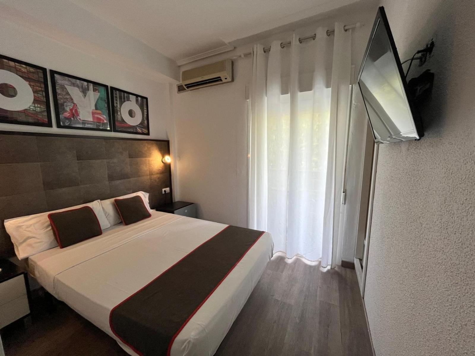 Hotel Hello Feria Madryt Zewnętrze zdjęcie