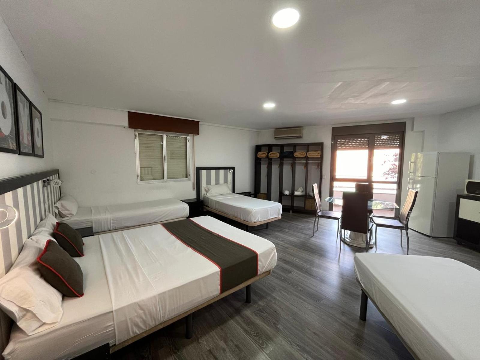 Hotel Hello Feria Madryt Zewnętrze zdjęcie