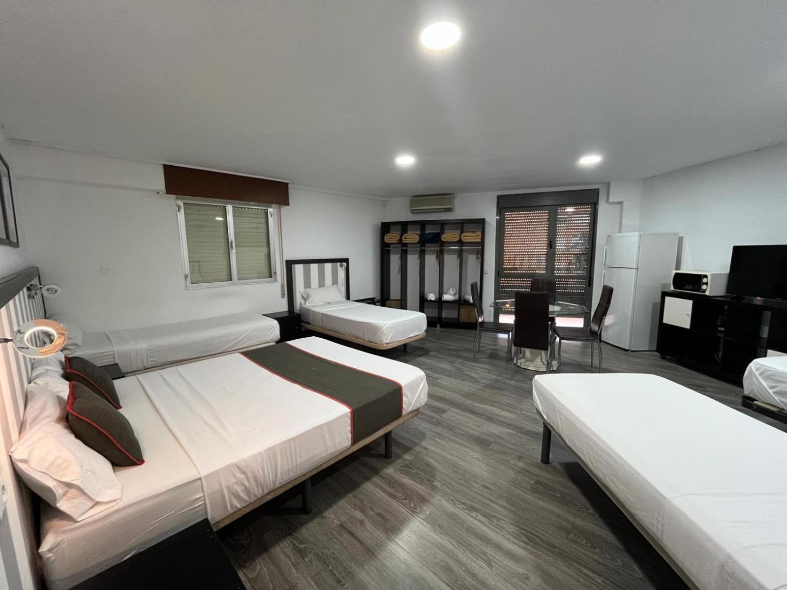 Hotel Hello Feria Madryt Zewnętrze zdjęcie