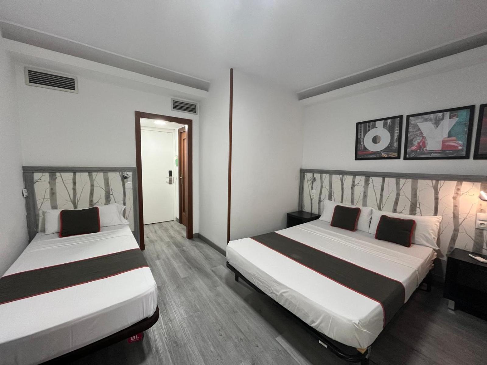 Hotel Hello Feria Madryt Zewnętrze zdjęcie