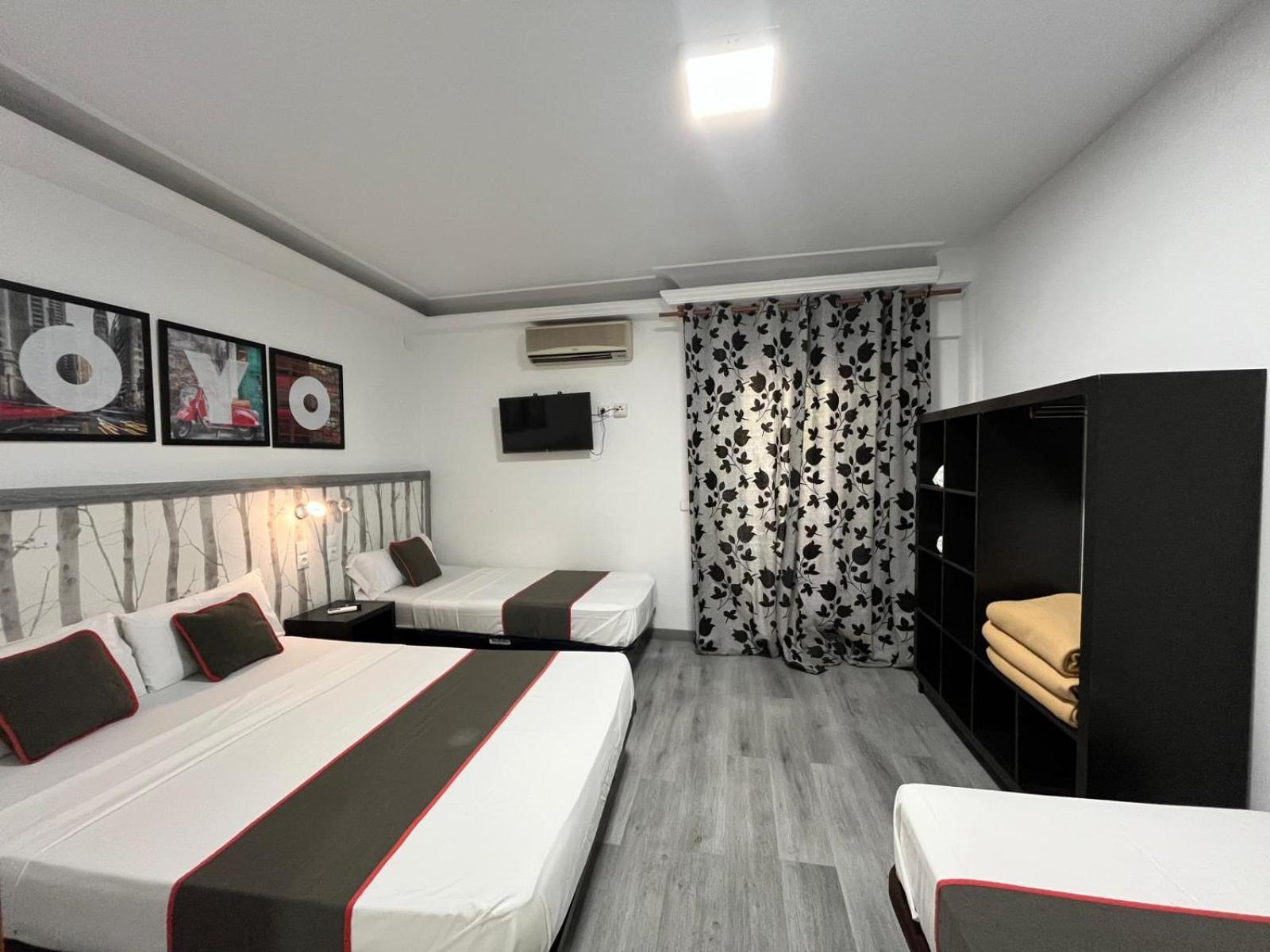 Hotel Hello Feria Madryt Zewnętrze zdjęcie