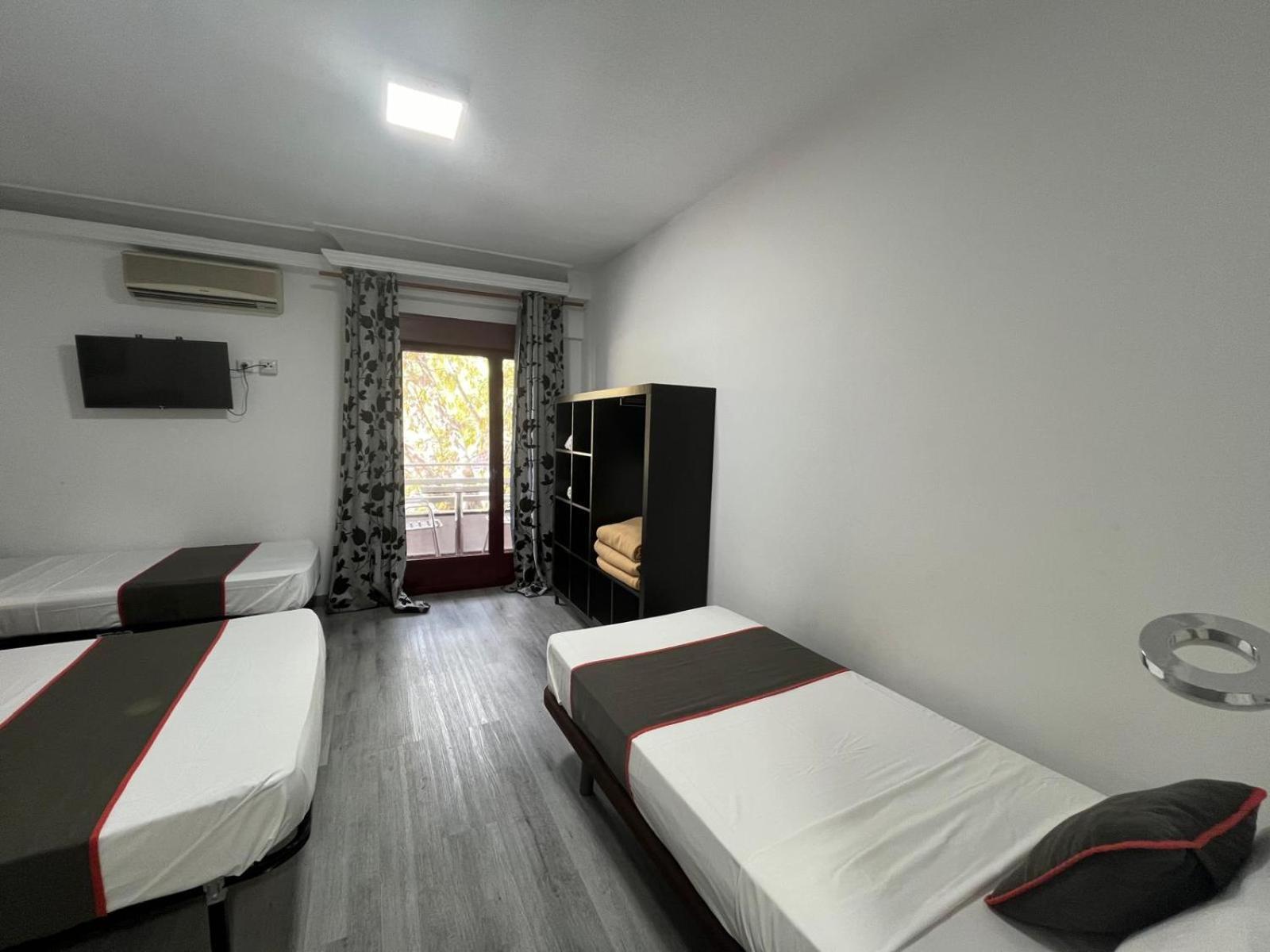 Hotel Hello Feria Madryt Zewnętrze zdjęcie